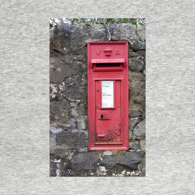 Traditional Red British Post Box in Wall [Royal Mail] by grantwilson